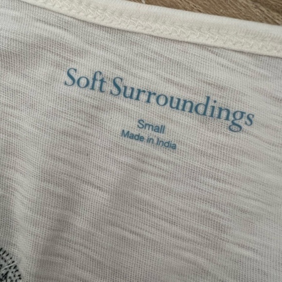 Soft Surroundings embroidered and embellished v neck top size S - Picture 7 of 8